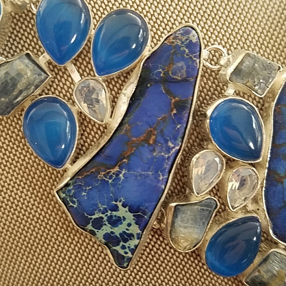 Stunning Statement Necklace - image 5